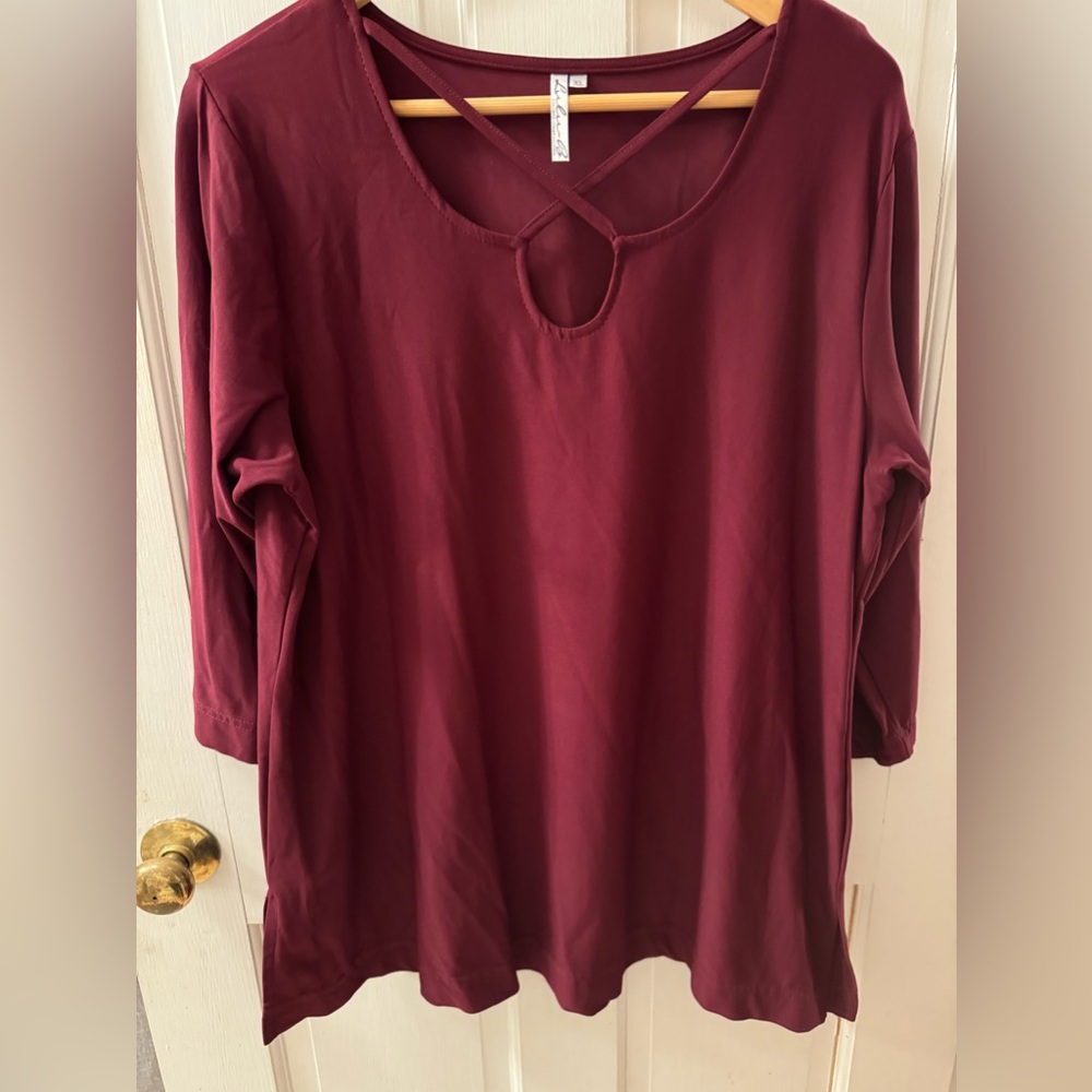 Lulu-B keyhole cross front burgundy tunic NWOT XL